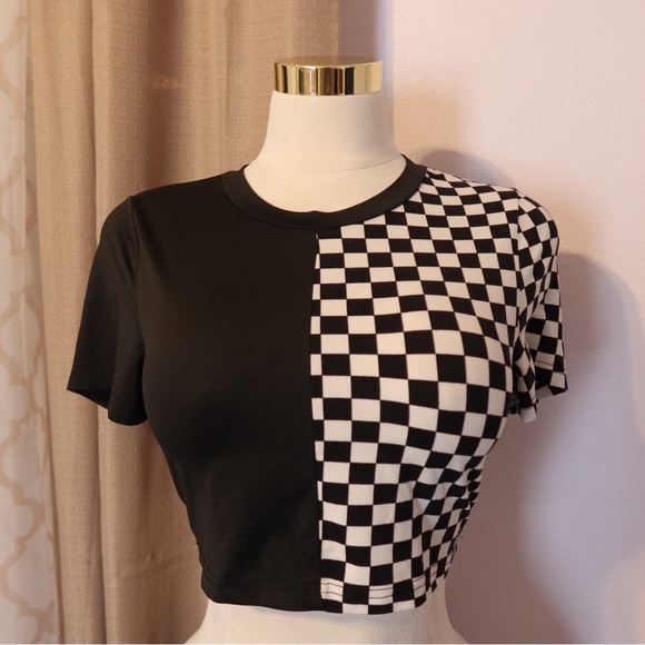 SHEIN Black and White Checkered Short Sleeve Top - Picture 1 of 3
